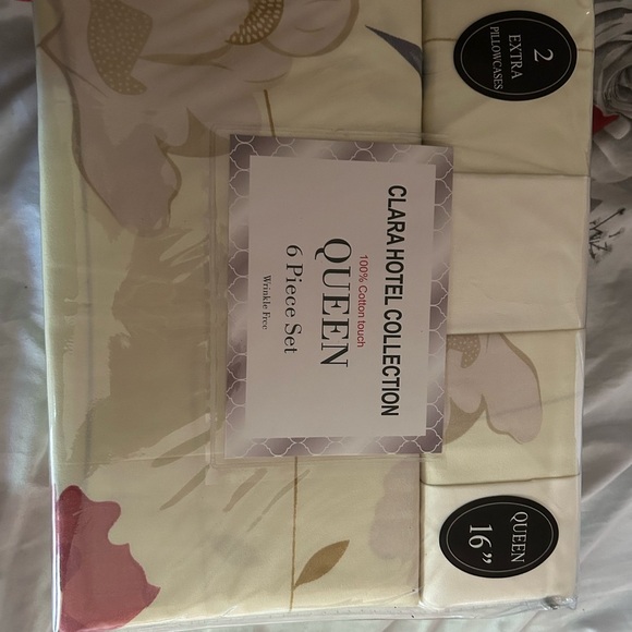 Hotel Collection Queen 6-Piece Bedding Set - Cream and Red - Picture 1 of 1